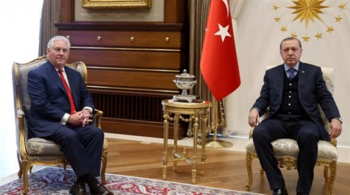 أردوغان يجري محادثات مع تيلرسون في اسطنبول
