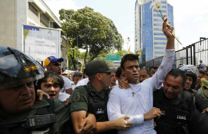 Venezuela unrest turns violent, 5 killed in clashes between police, protesters