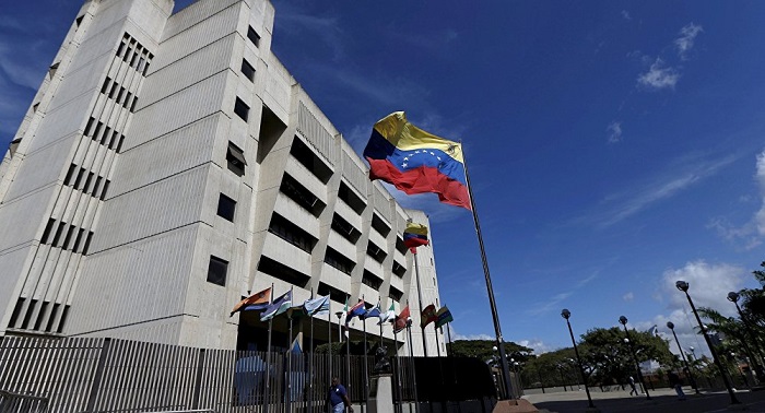 Diputados oficialistas de Venezuela piden al Supremo anular decisiones del parlamento.