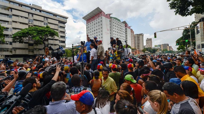 Venezuela : la colère monte à travers le pays contre Nicolas Maduro