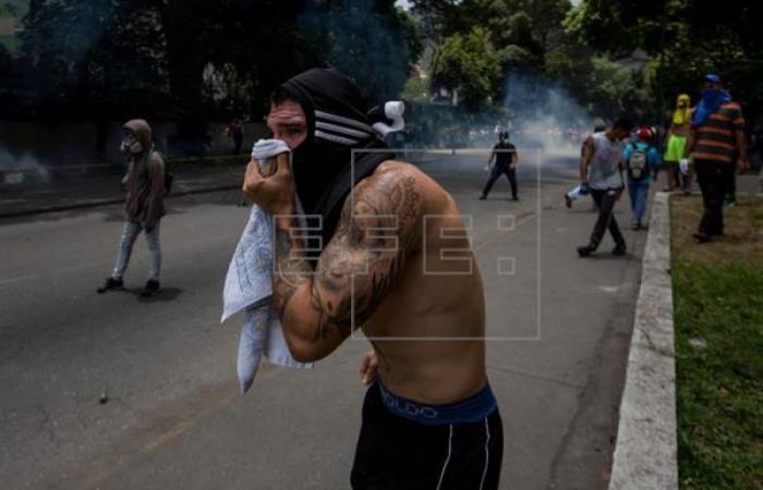 Venezuela va a nuevas manifestaciones tras 37 muertos y más de 700 heridos