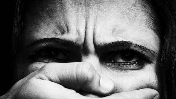 Chili: l’agression d’une femme par son mari indigne les réseaux sociaux
