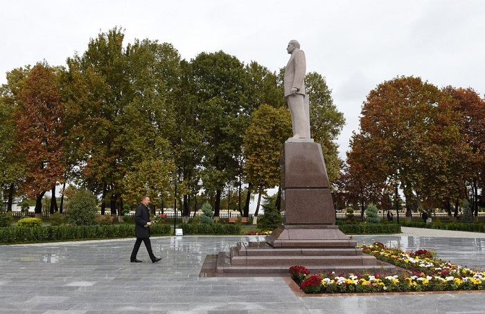 Le président de la République visite la région de Gazakh