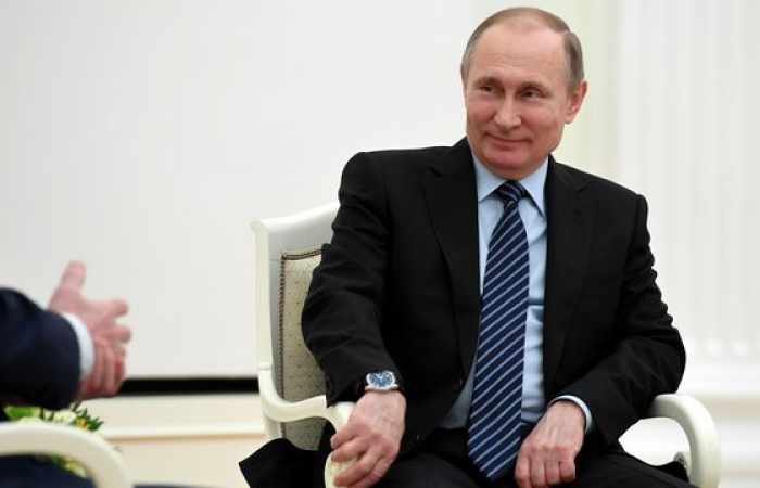 Affaire Fillon: Poutine n'a pas besoin d'«intermédiaire» (Kremlin)