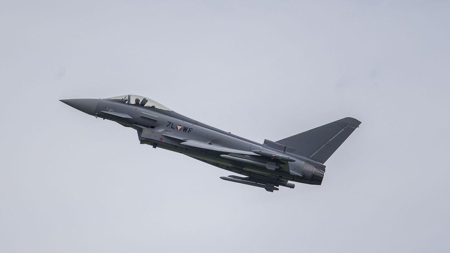 Contrat Eurofighter: l`Autriche poursuit Airbus pour corruption