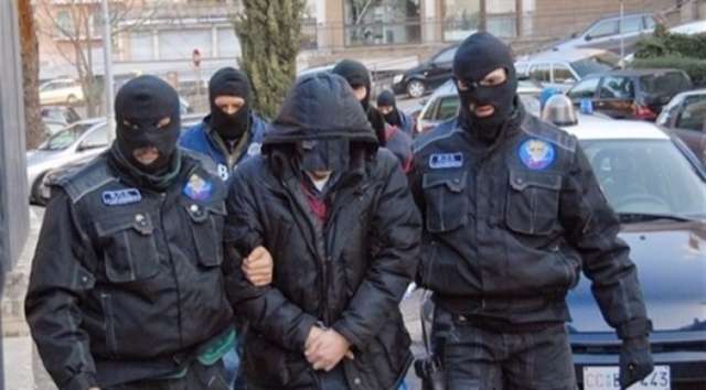 الشرطة الإيطالية: القبض على أشخاص بسبب اتفاق نفطي غير قانوني