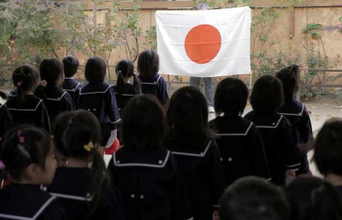 "Sterben für Japan" – Wiederbelebung eines kaiserlichen Erziehungsedikts wegen Korea-Krise