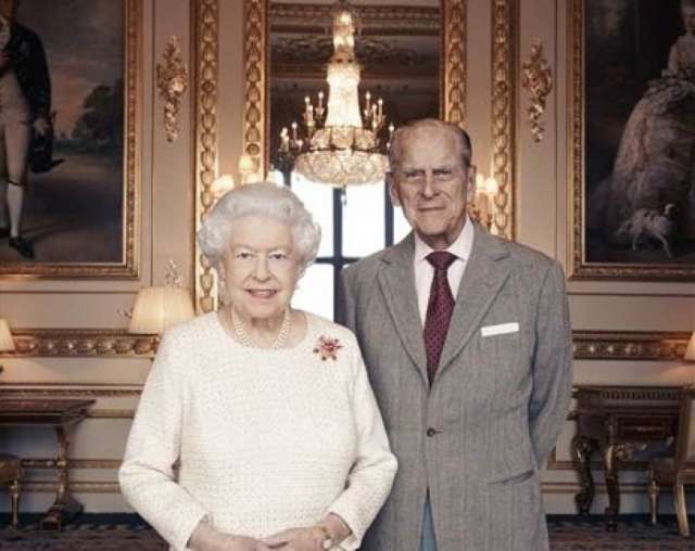 Official photo released to mark 70th wedding anniversary of Queen Elizabeth