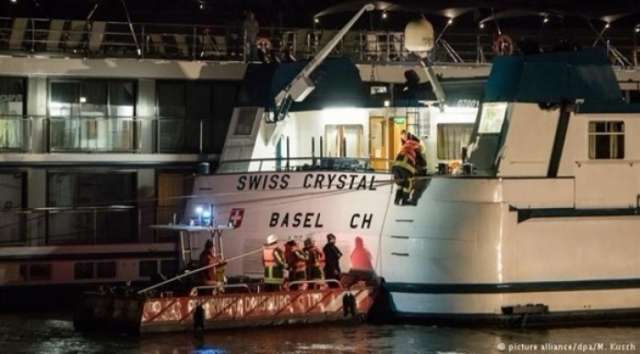ألمانيا: إصابة 27 شخصاً في اصطدام سفينة سويسرية بجسر