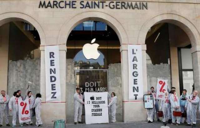 Des militants demandent à Apple de "rendre l'argent"