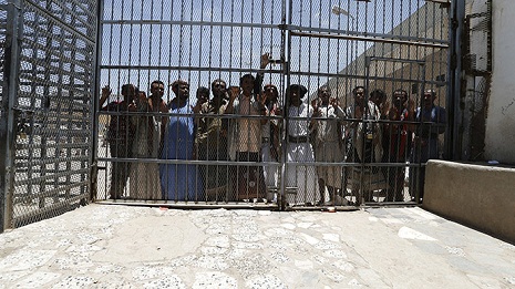 Over 1,000 inmates, incl Al-Qaeda suspects, escape Yemeni prison