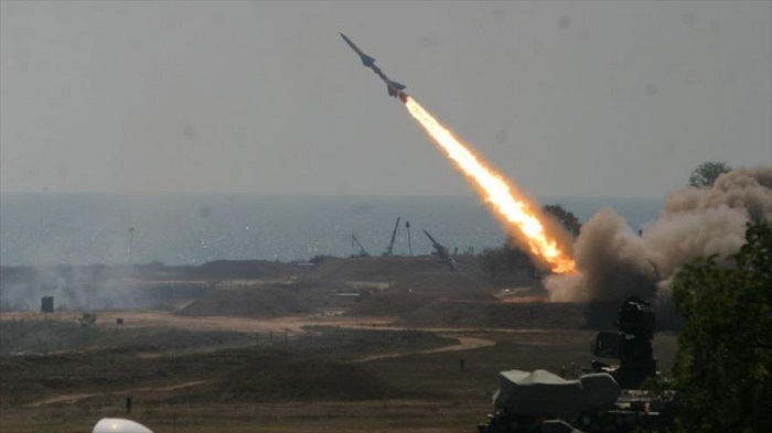 Yemen lanza misil balístico de largo alcance contra Arabia Saudí