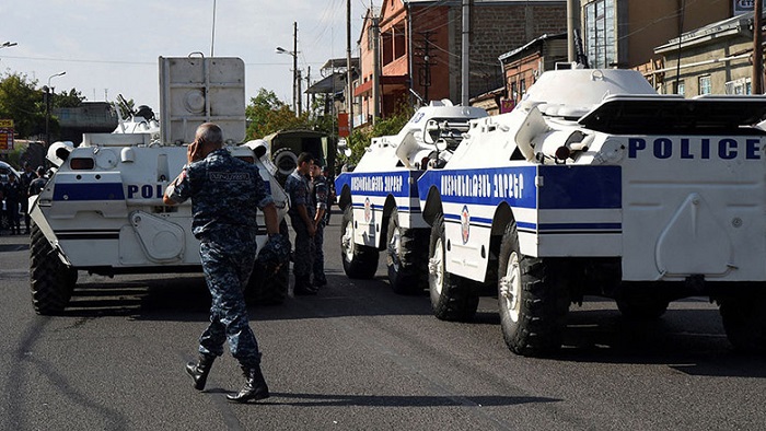 Irregular shots fired from seized police station in Yerevan
