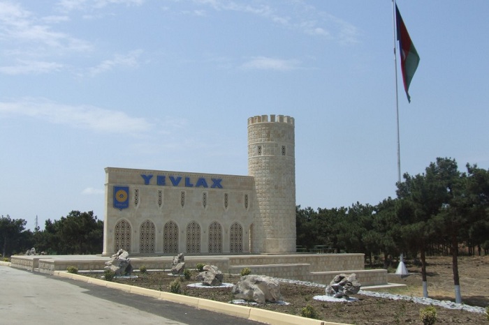 Muganli-Yevlakh Abschnitt der Automobilstraße Baku-Shamakhi-Yevlakh zur Nutzung übergeben