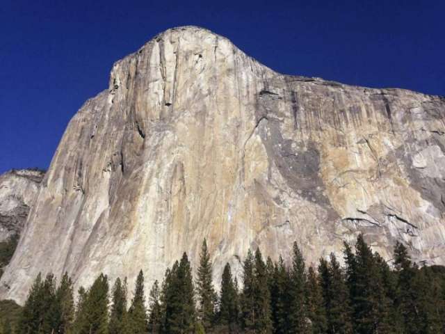 Massive granite slab falls kills 1, injures 1 in Yosemite