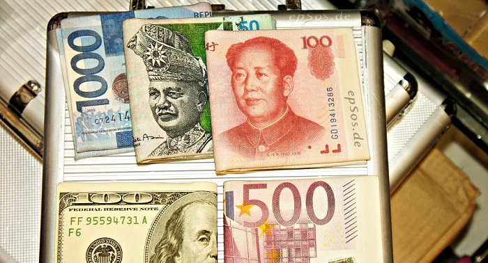Dollar vs yuan: une guerre de monnaies latente