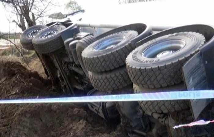 Ucarda iki yük maşını toqquşub, 1 nəfər ölüb