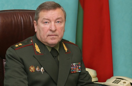 Belarus müdafiə naziri istefaya göndərildi 