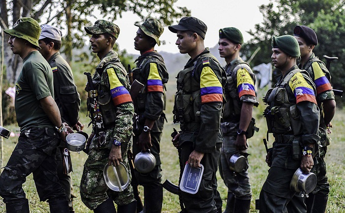 Las FARC se comprometen a sacar a los menores de edad de sus campamentos