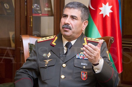 Azerbaijani defense minister praises conscripts