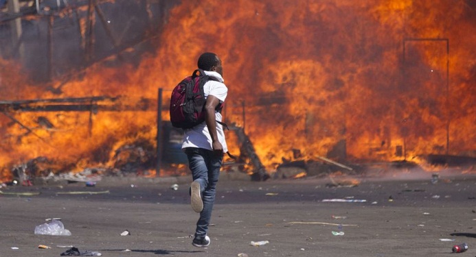 Violentes échauffourées au Zimbabwe