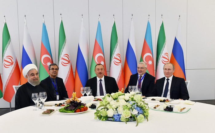 En Bakú se ofreció la cena en honor de Putin y Ruhani