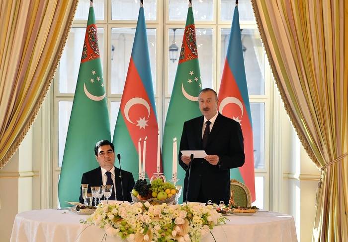 Un banquet officiel offert en l’honneur du président turkmène