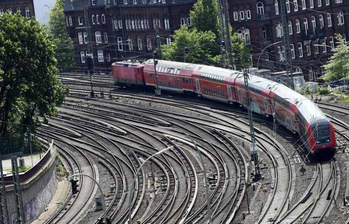 Fahrgastrekord bei Bussen und Bahnen - Zuwanderung stützt