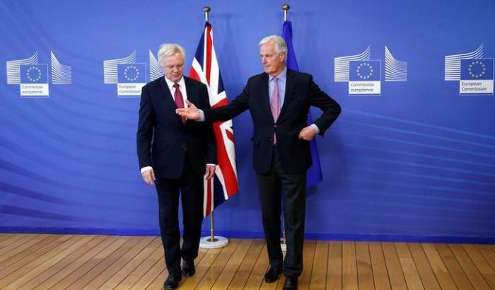 EU und Großbritannien nehmen Brexit-Verhandlungen auf