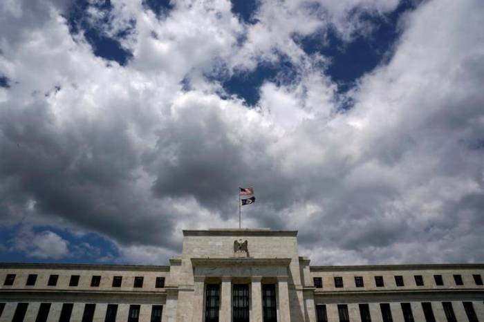 Fed gibt Deutscher Bank und UBS mehr Zeit für Einhaltung von Regeln