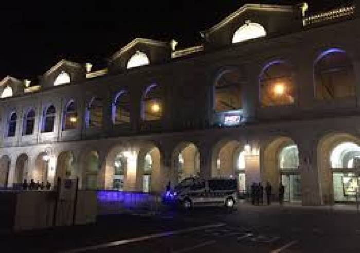 Frankreich: Bewaffneter Mann in Nîmes – Bahnhof evakuiert