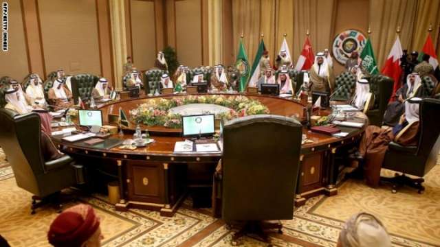 لجنة تعاون سياسي وعسكري بين الإمارات والسعودية عشية قمة الكويت