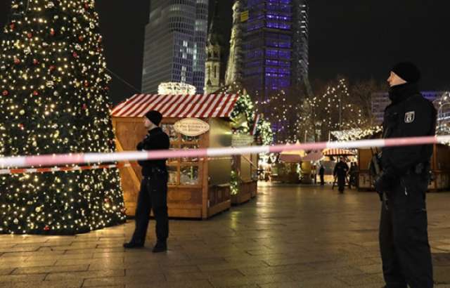 ألمانيا.. طرود مريبة تخلي أحد أسواق عيد الميلاد