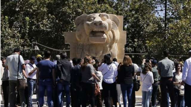 دمشق تعرض تمثالا أثريا من تدمر بعد ترميمه