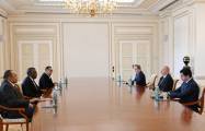  Ilham Aliyev empfing den Generalgouverneur von Tuvalu, den Premierminister von Tonga und den Außenminister des Commonwealth der Bahamas  - FOTOS  