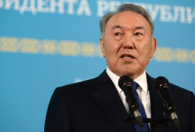 Nazarbayev seçkiyə görə üzr istədi 