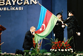     Azərbaycan üçün tarixi gün    - Qurtuluşa gedən yolun başlanğıcı  