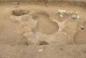    Naftalanda qədim yaşayış məskəni aşkarlandı -  FOTO 
   