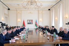  Les présidents Aliyev et Loukachenko tiennent une réunion élargie 
