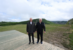 Ilham Aliyev et Alexandre Loukachenko visitent la plaine de Djydyr à Choucha
