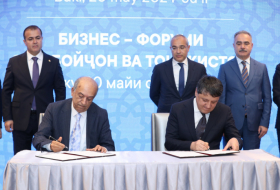 Se firman ocho documentos de cooperación entre empresas azerbaiyanas y tayikas