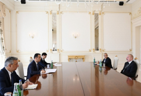  El presidente recibió al ministro uzbeko 