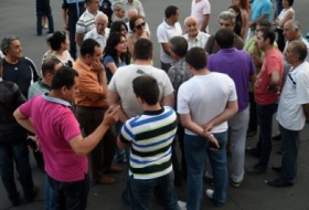 Ermənistan polisi etirazçıları hədələdi 