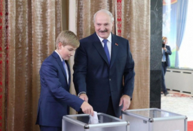 Lukaşenko 5-ci dəfə prezident seçildi