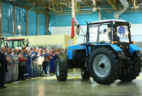 Gəncədə istehsal olunan 10 mininci traktor
