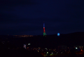  Tbilisi teleqülləsi Azərbaycan bayrağının rəngləri ilə işıqlandırıldı   
