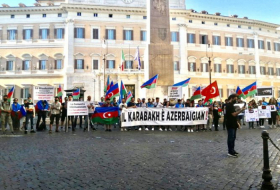    İtaliya parlamentinin önündə Azərbaycana dəstək aksiyası -  FOTO   