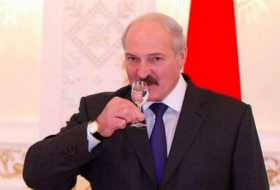 “Prezidentlərlə görüşəndə içməyə məcbur oluram” -  Lukaşenko 