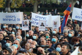  Ermənistan parlamentinin qarşısında etiraz aksiyası keçirilir 