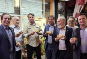 Braziliya prezidenti restorana buraxılmadı,    küçədə nahar etdi   